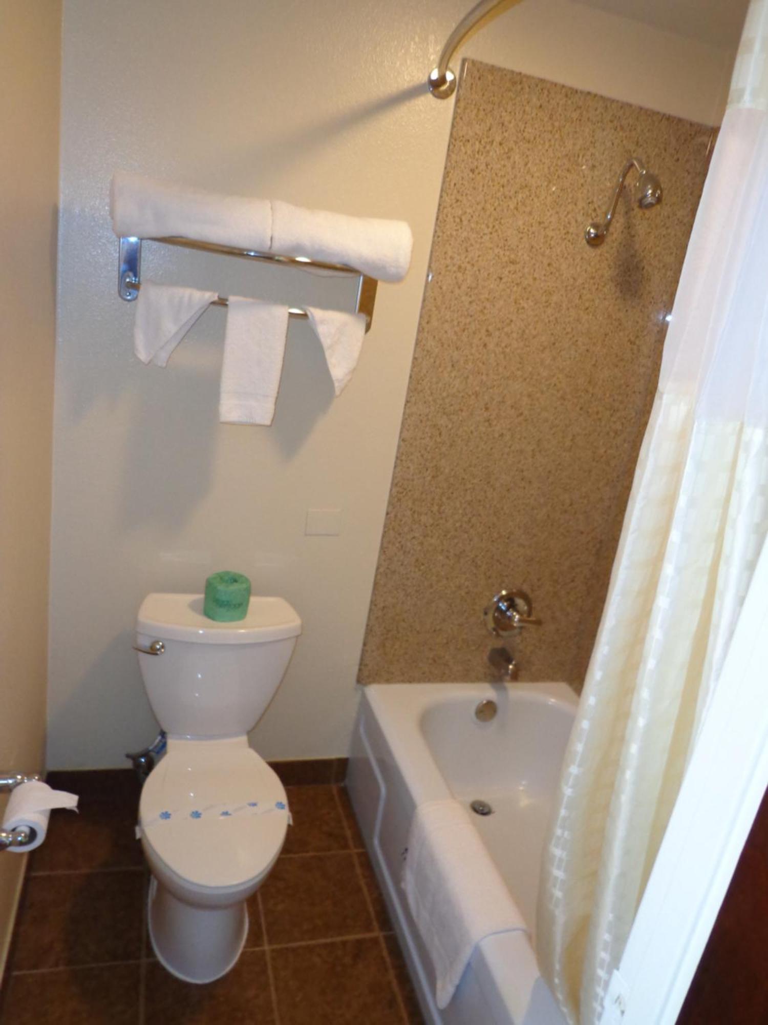 Economy Inn Express 워렌 외부 사진